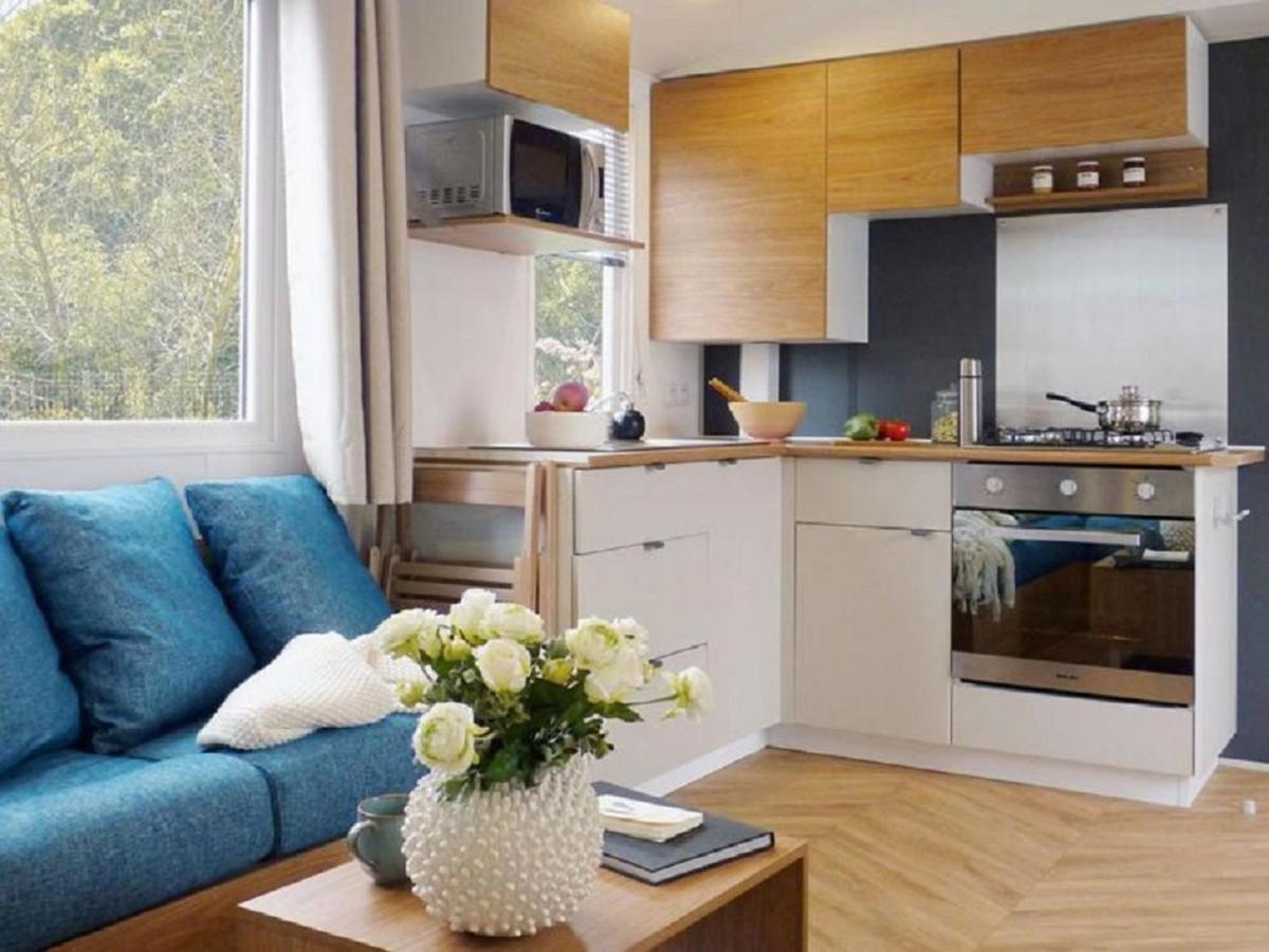 Chalet Op Camping Lauwersoog Met 3 Slaapkamers En Vaatwasser - Joycasa Ngoại thất bức ảnh