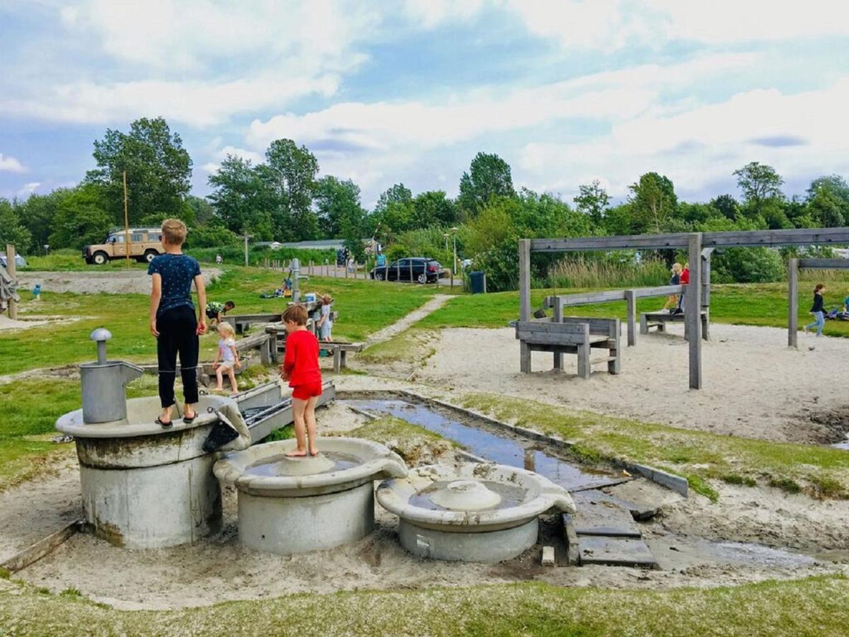 Chalet Op Camping Lauwersoog Met 3 Slaapkamers En Vaatwasser - Joycasa Ngoại thất bức ảnh